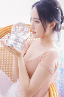 女生与男生搏斗的视频